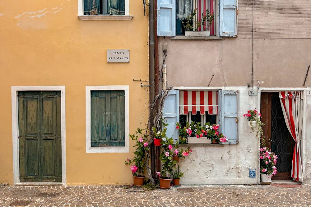 Cosa vedere a Caorle in 2 giorni porte e finestre a Caorle